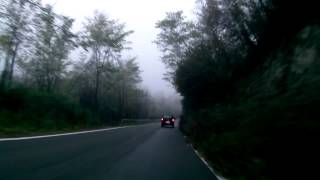 preview picture of video 'Glide path from Col d'Arsete (@ Pino Torinese) to Turin in the fog.'