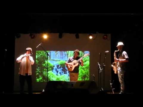 Trio Ribeira - Chovendo na roseira (Tom Jobim)
