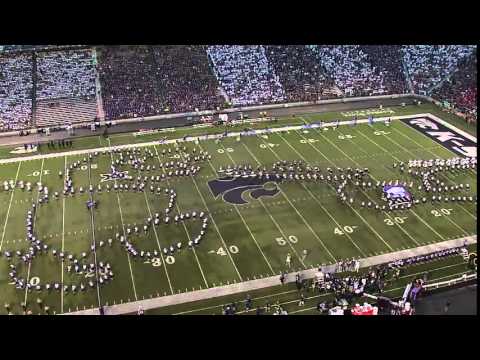 Kansas State halftime show featuring a giant spaceship