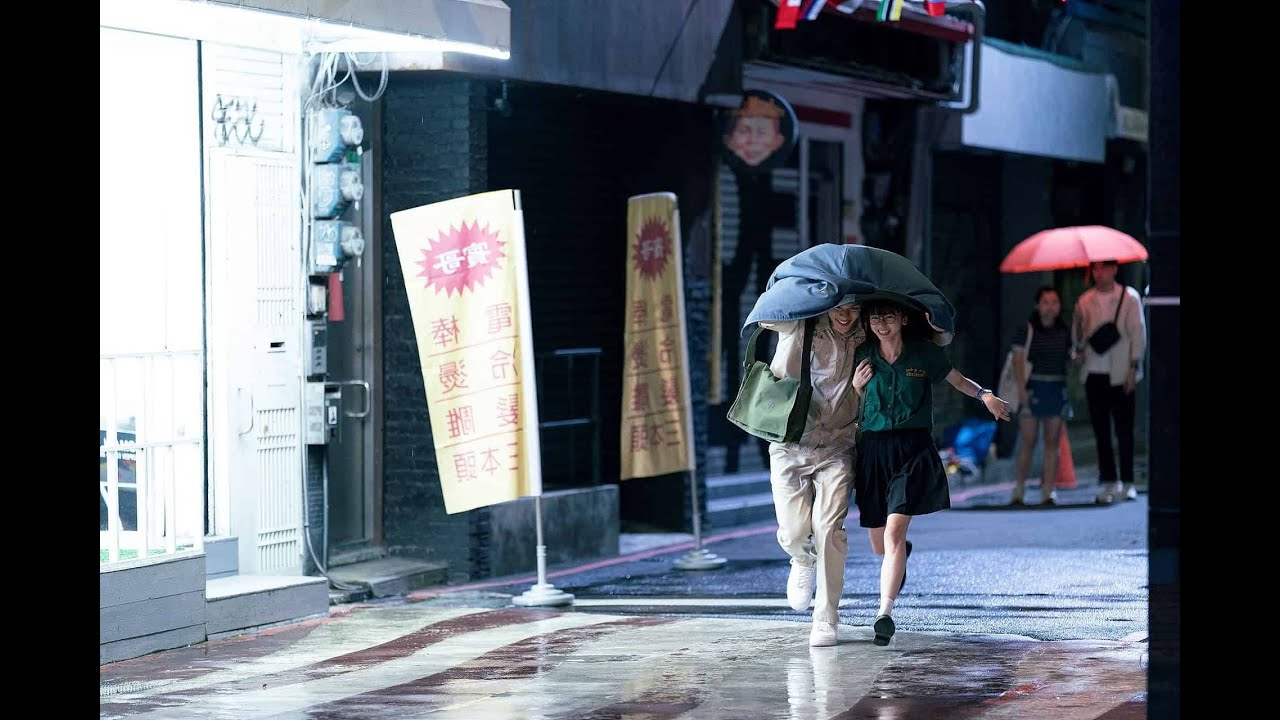 THIẾU NỮ ÁNH TRĂNG