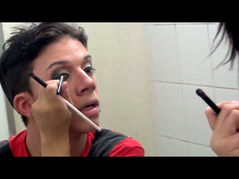 Aysha Hold transformacion Show Crossdreser