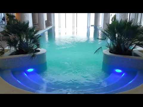 Castelnor - Piscina interioară din centrul zonei SPA