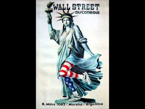 HOUSE OF SANTUARY PEEP SHOW ,CLASICO DE WALL STREET MORENO.wmv