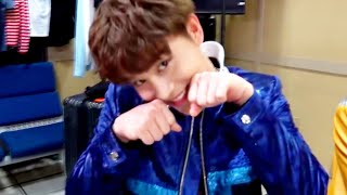 Download lagu Taeil(NCT) being ICONIC for 15 minutes straight mp3