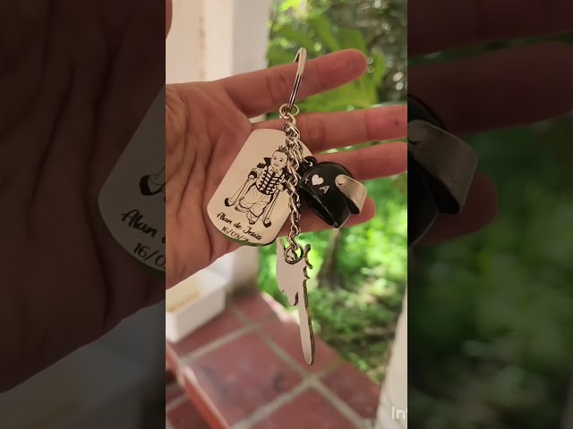 Vídeo relacionado con UIEXAY Llavero de Murciélago de Metal Personalizado, Regalos de Halloween, Llavero Personalizado, Regalos de Amistad para Mujeres, Llavero Dulce, Regalos para Amigos, Plata, S