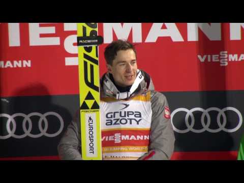 40.000 singing the Polish National Anthem in Zakopane 2017