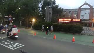 Re: [新聞] 新竹火車站前中華路人行道不足 今開工改