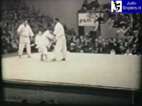 Judo 1961 Paris: Harris (USA) - de Louriero (POR) [open]