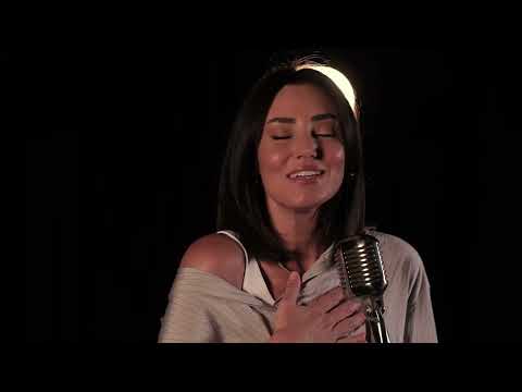 Sevcan Orhan - Sevenlere Gönül Verdim (Official Video)