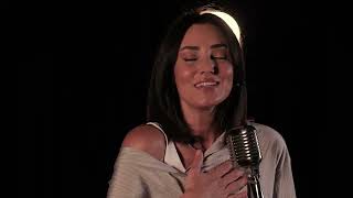 Sevcan Orhan - Sevenlere Gönül Verdim (Official Video)