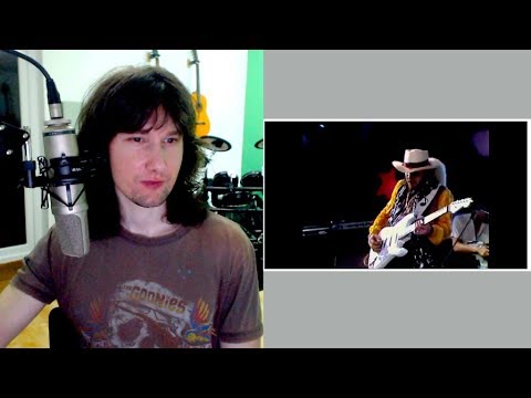 British guitarist analyses Stevie Ray Vaughan's ridiculous playing.