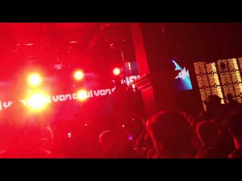 Darude - sandstorm live at foundation