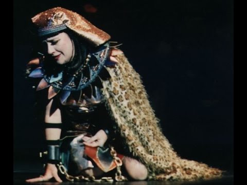 Erie Mills sings Handel