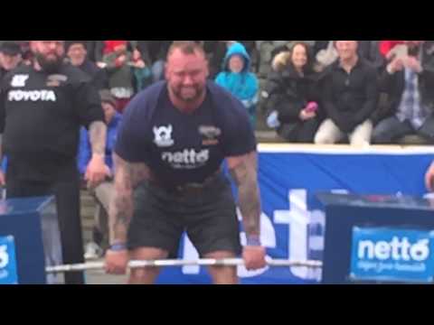 Thor Bjornsson aka Mountain rocks the crowd with his power at Giants Love Iceland 2015