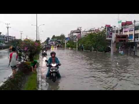 VIDEO: Penampakan Banjir Bukti Buruknya Kinerja Pemko Pekanbaru