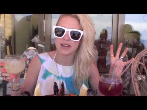 Emilia de Poret på nakenstrand i Granada