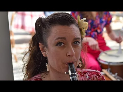 16) Chloe Feoranzo, clarinet,feature Si Tu Vois Ma Mere, Women of Swing @The Big Easy Ballroom