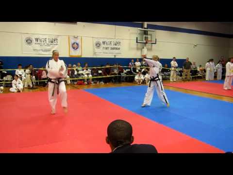 2012 ITF Taekwon-Do Unity Championship - 3rd and 4th Dan Womens patterns (Ali vs Claudia)