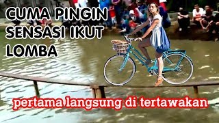 Download lagu naik sepeda di atas kolam mp3