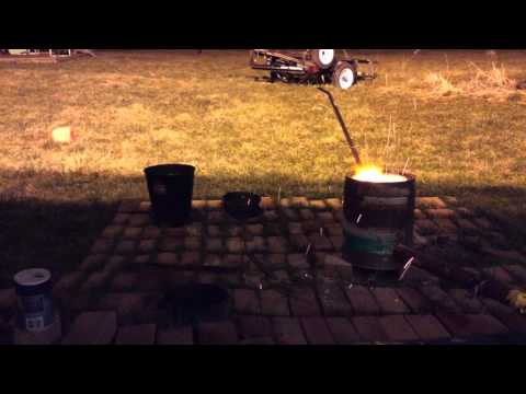 Molten salt and water explodes in kids face