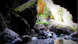 preview picture of video 'Boulder Cave @ Wenatchee National Forest, WA'
