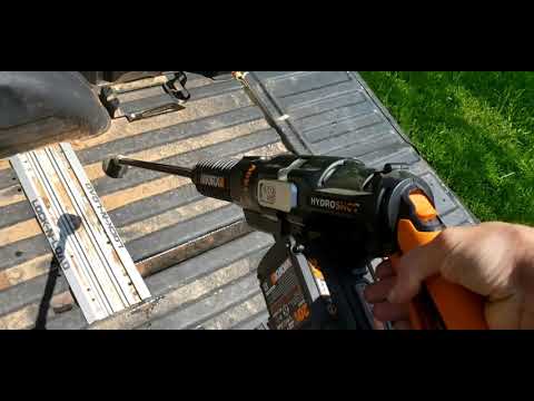 Risk Racing Lock N Load PRO - Cleaning the floor mounts