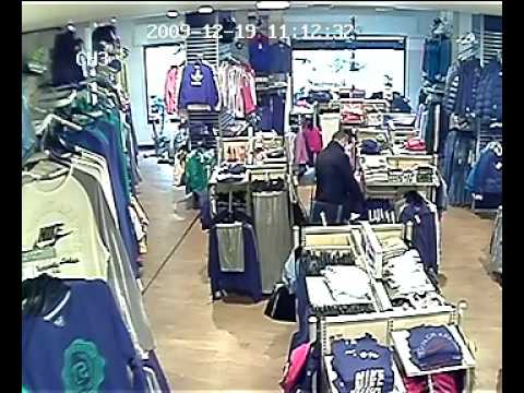 Ancora il furto in diretta...