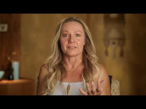 Girls Can't Surf | Trailer