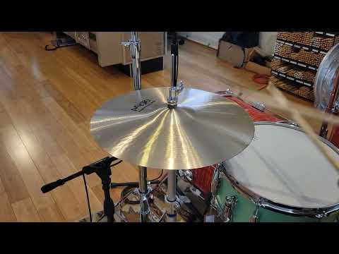 Cymbals - Paiste 15" Forumla 602 Classic Sounds Medium Hi Hats image 3