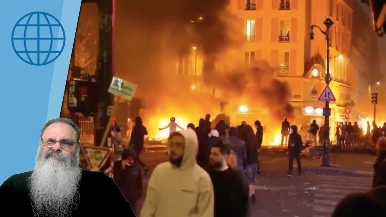 ESQUERDA FRANCESA revive COLETES AMARELOS e DESTRÓI VÁRIAS cidades na FRANÇA em ONDA de PROTESTOS