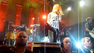 Paramore - Monster ending and Outro live in Edinburgh 21/08/12