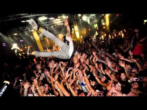 Knife Party Ft. Steve Aoki - Piledriver