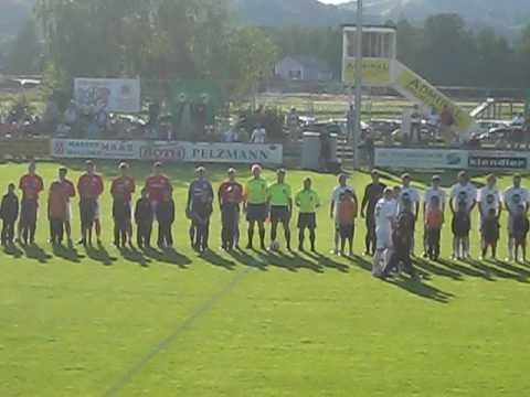 Einlauf SVL Flavia Solva und SC Gleisdorf - letztes Spiel in der Landesliga