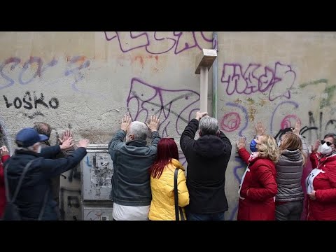 Bari, protesta all'ex Rossani: "Abbattete il muro della vergogna che nasconde il parco"