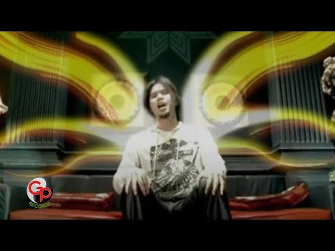 Dewa 19 - Sedang Ingin Bercinta (Official Music Video)