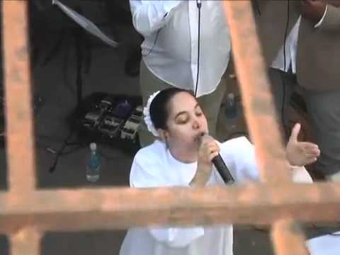 Cantora Nívea Silva