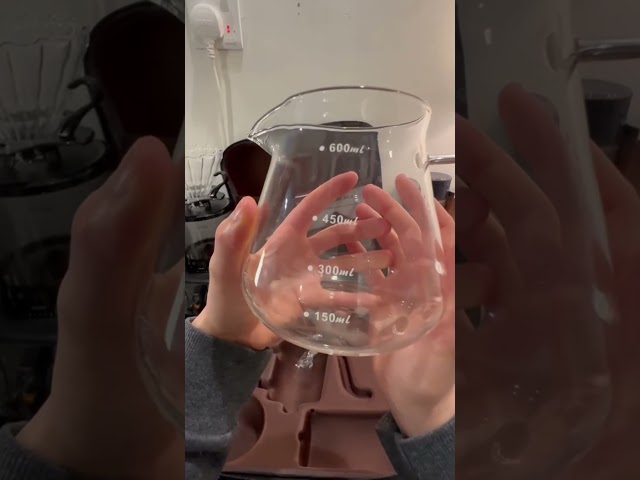 شنطة متكاملة للقهوة المختصة V60 + هدية مجانية (ترم...