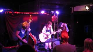 Rachel Brooke feat. Joe Buck & Viva Le Vox - Fox in a Hen House (live in Helsinki)