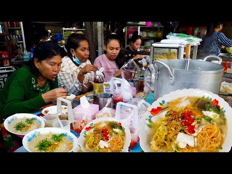 Mixed Porridge With Banhkanh, Kuyteav Chha, And Fish - Breakfast At Stoeung Meanchay Market