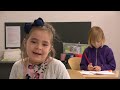 Voorbeeld voor Nederland: kinderen in Scandinavië al naar school