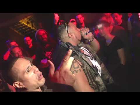 CHINO XL PERFORMING LIVE IN THE CROWD IN NYC