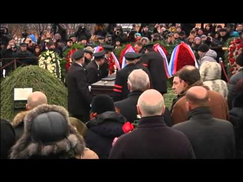 Raw: Putin Critic Boris Nemtsov Buried | NBC News