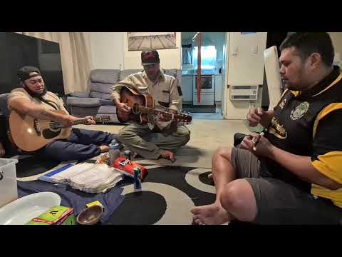 UISA FAKAPO HE MEA MAMAHI - SATEKI MAHE,SIONE FUI MAHE,MOSESE TIO TAHI