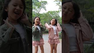 Download lagu JOGET VIRAL BUKAN SULAP BUKAN SIHIR #kembar #trends #jogetviral #jogetseru #dance #shorts mp3