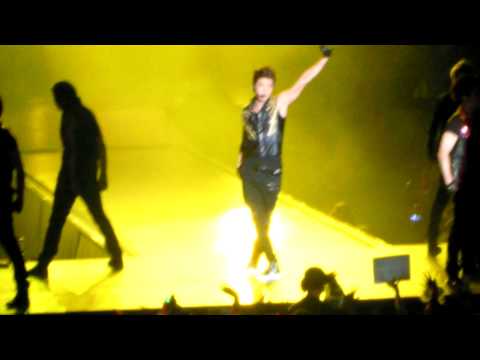 111119 2PM Junho & Wooyoung Move On [2PM HANDS UP ASIA TOUR IN SG]