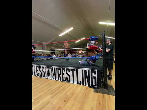 Red  death daniel Garcia  with the huge kick to anthony Greene