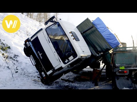 Mit dem Militärfahrzeug Ural-4320 durch die Eisstraßen Russlands