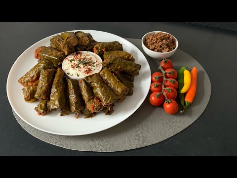 Sarma mit Fleisch / Weinblätter mit Hackfleisch/ gefüllte Weinblätter mit Fleisch / Simona