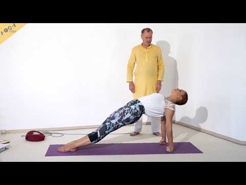 Schiefe Ebene auf den Fäusten - Yoga Asana Lexikon