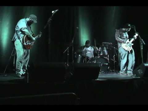 cletus dont trust the dead albany armory 12-11-10.wmv